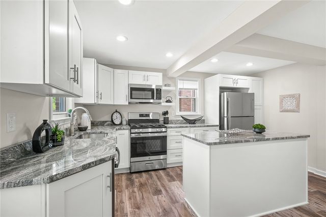 2062 Elmbrook Lane, Scott Twp, PA 15243