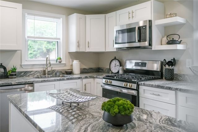 2062 Elmbrook Lane, Scott Twp, PA 15243