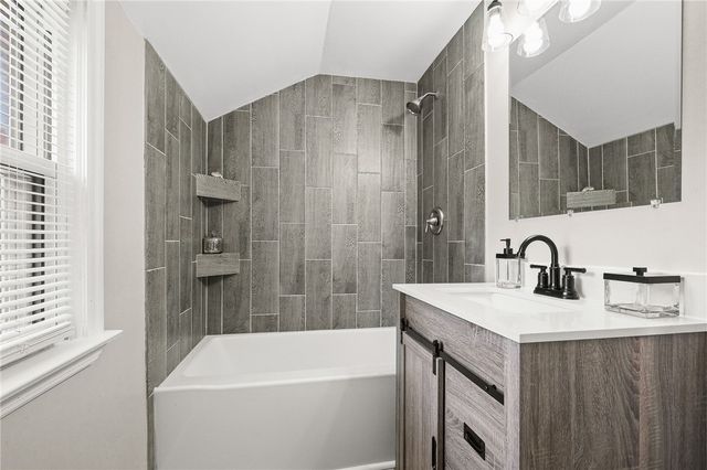 2062 Elmbrook Lane, Scott Twp, PA 15243