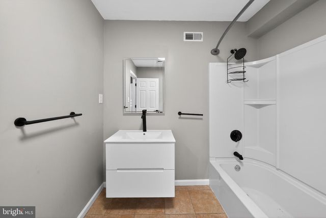 2448 AMBER ST, Philadelphia, PA 19125