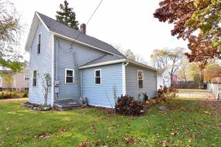 210 Villaire Street, Essexville, MI 48732