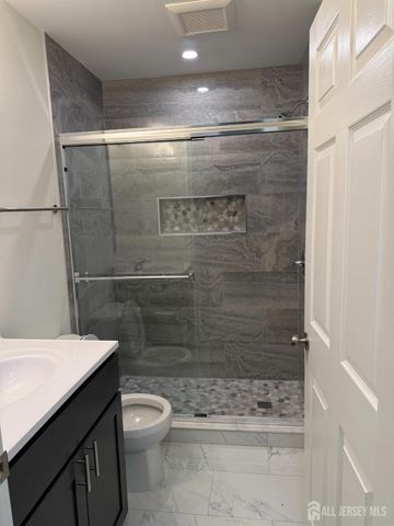 1214 Waterford Drive 14, Edison, NJ 08117