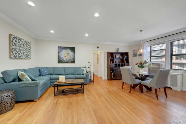 68 E Hartsdale Avenue 5M, Hartsdale, NY 10530