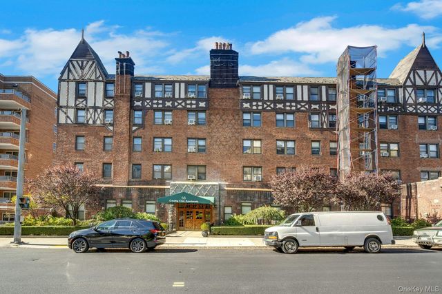 68 E Hartsdale Avenue 5M, Hartsdale, NY 10530