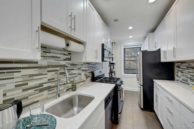 68 E Hartsdale Avenue 5M, Hartsdale, NY 10530