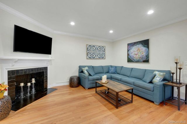 68 E Hartsdale Avenue 5M, Hartsdale, NY 10530