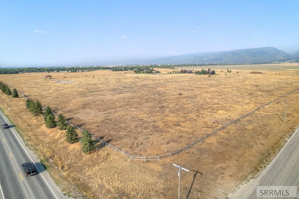 Image 4 of property listing at 404 W 4000 S, Victor, ID 83455