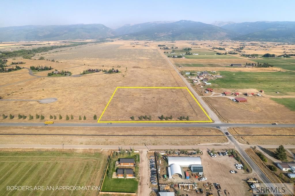 Image 6 of property listing at 404 W 4000 S, Victor, ID 83455