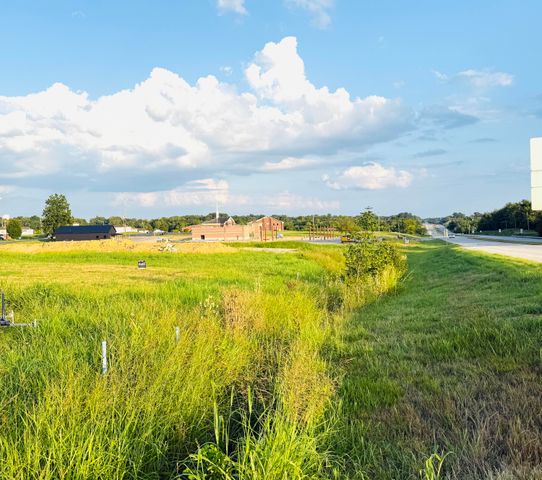 102 Carlton Crossing, Lawrenceburg, KY 40342