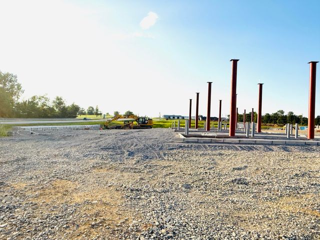 102 Carlton Crossing, Lawrenceburg, KY 40342