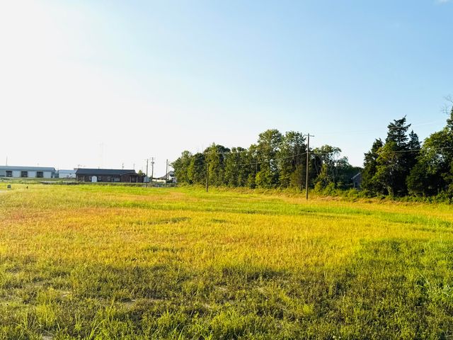 102 Carlton Crossing, Lawrenceburg, KY 40342