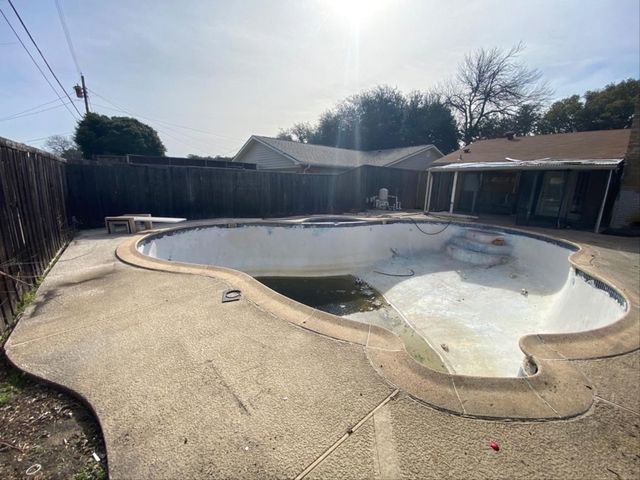 1201 Mossvine Drive, Plano, TX 75023