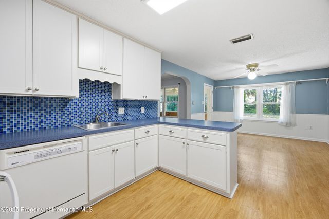 5434 County Road 122N, Wildwood, FL 34785