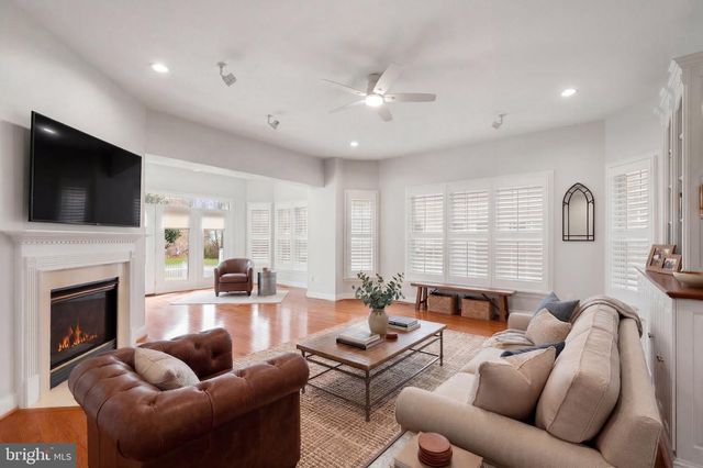 9185 TOPAZ ST, Fairfax, VA 22031