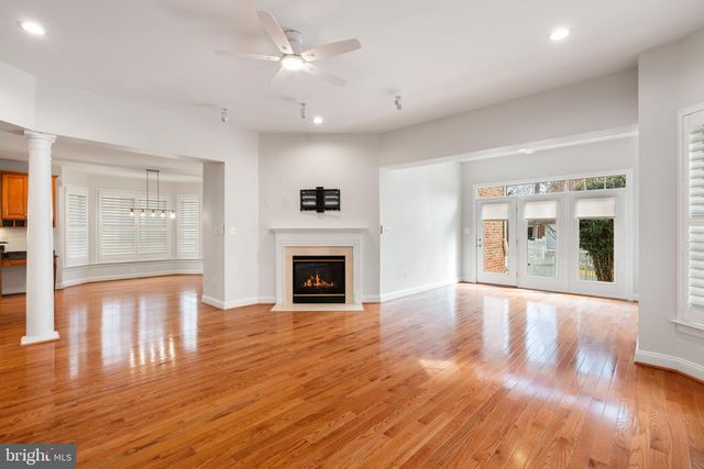 9185 TOPAZ ST, Fairfax, VA 22031