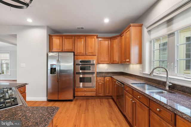 9185 TOPAZ ST, Fairfax, VA 22031