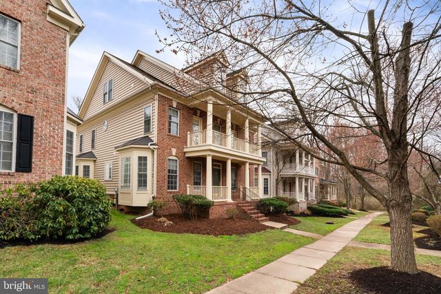 9185 TOPAZ ST, Fairfax, VA 22031