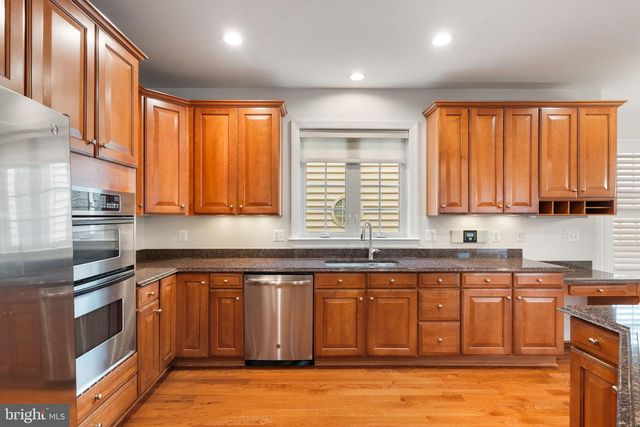 9185 TOPAZ ST, Fairfax, VA 22031