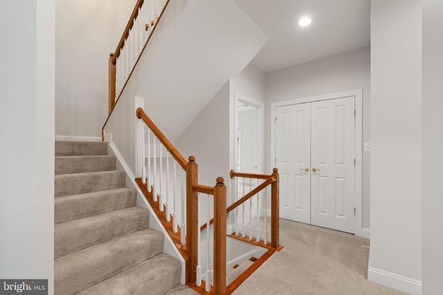 9185 TOPAZ ST, Fairfax, VA 22031