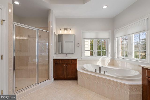9185 TOPAZ ST, Fairfax, VA 22031