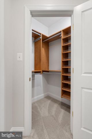 9185 TOPAZ ST, Fairfax, VA 22031
