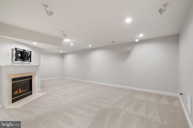 9185 TOPAZ ST, Fairfax, VA 22031