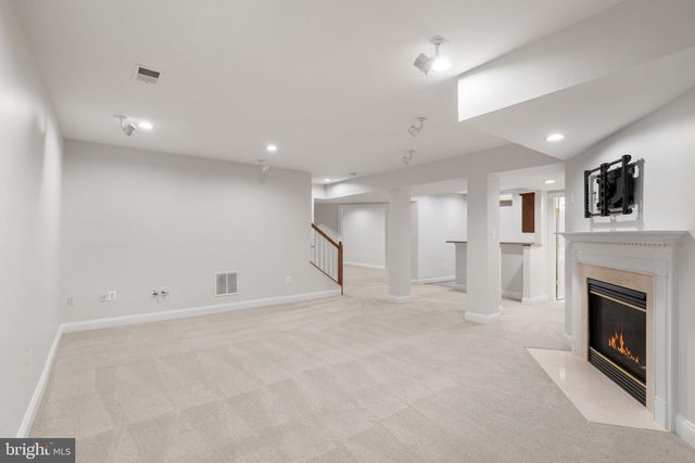 9185 TOPAZ ST, Fairfax, VA 22031