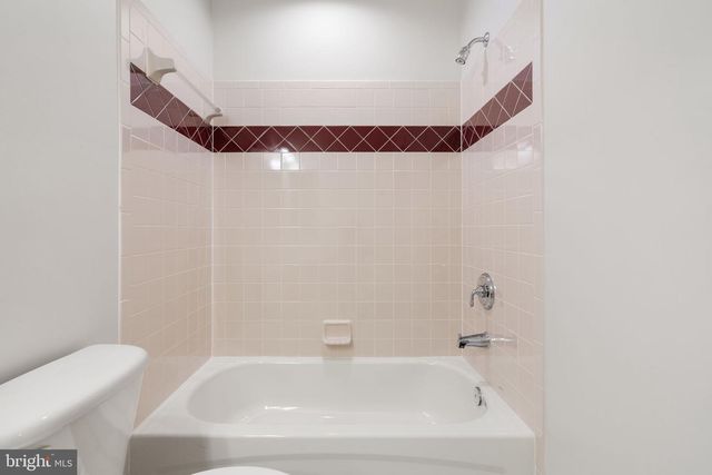 9185 TOPAZ ST, Fairfax, VA 22031