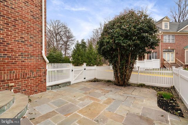 9185 TOPAZ ST, Fairfax, VA 22031