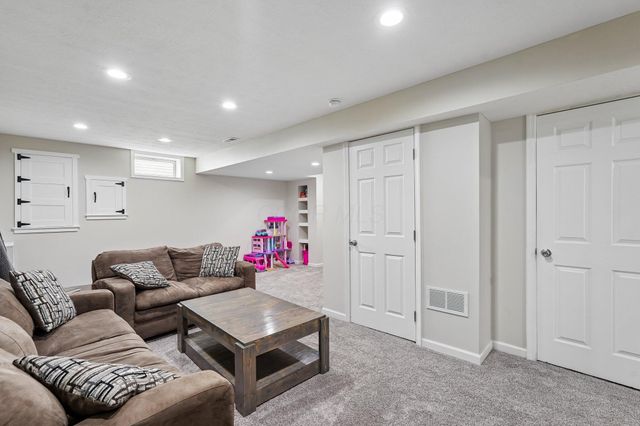 1601 Fox Fire Drive, Marysville, OH 43040