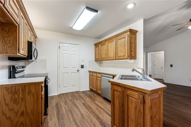 2 Millom Lane, Bella Vista, AR 72714