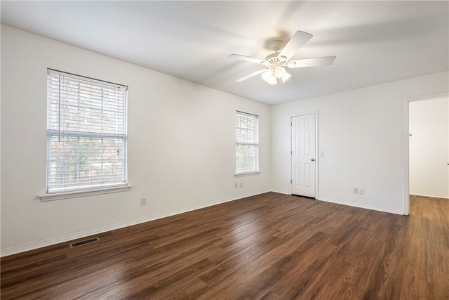 2 Millom Lane, Bella Vista, AR 72714