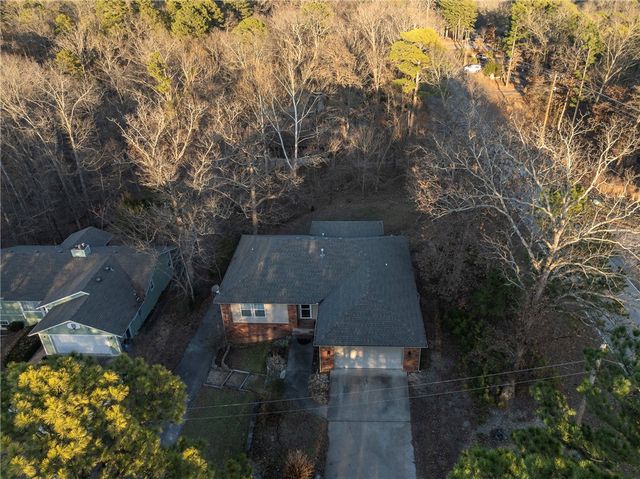 2 Millom Lane, Bella Vista, AR 72714