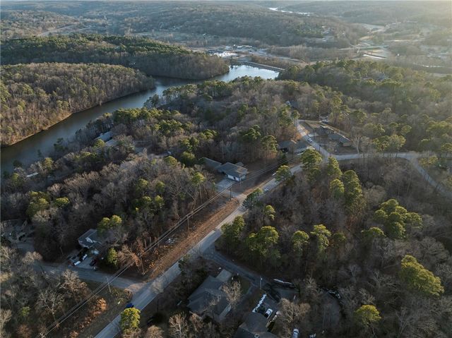 2 Millom Lane, Bella Vista, AR 72714