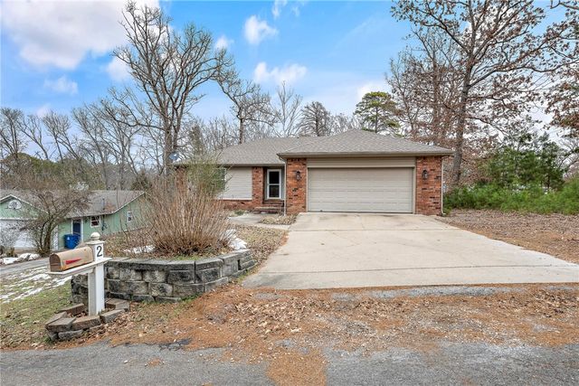 2 Millom Lane, Bella Vista, AR 72714