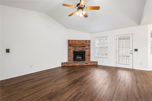 2 Millom Lane, Bella Vista, AR 72714