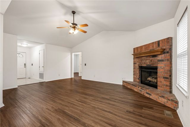 2 Millom Lane, Bella Vista, AR 72714