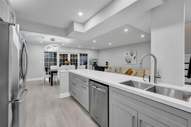 3301 Raleigh Street 4B, Hollywood, FL 33021