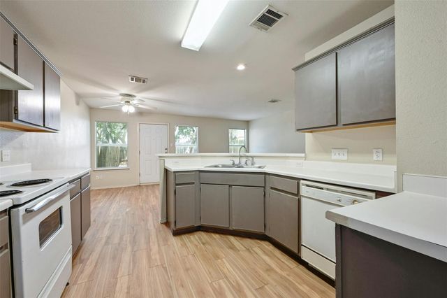 9602 Nightjar DR B, Austin, TX 78748