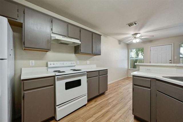 9602 Nightjar DR B, Austin, TX 78748