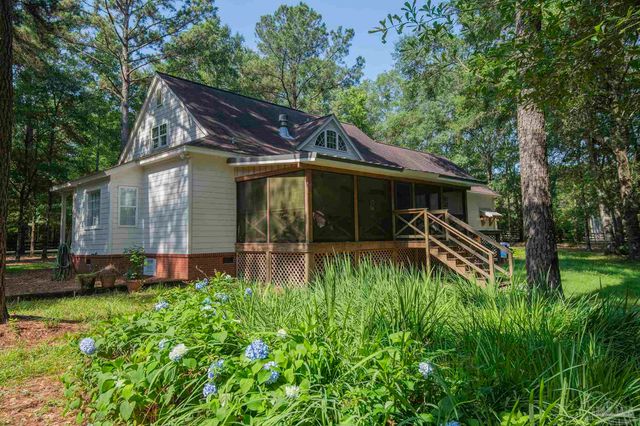 151 Mockingbird Ln, Atmore, AL 36502