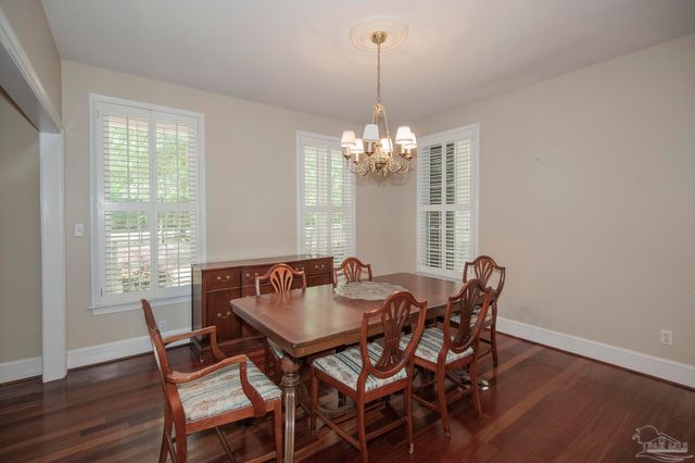 151 Mockingbird Ln, Atmore, AL 36502