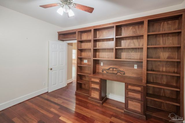 151 Mockingbird Ln, Atmore, AL 36502