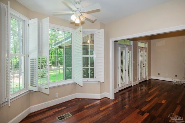 151 Mockingbird Ln, Atmore, AL 36502