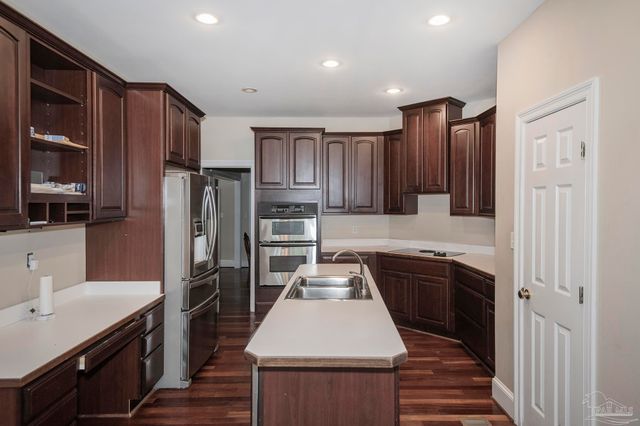 151 Mockingbird Ln, Atmore, AL 36502