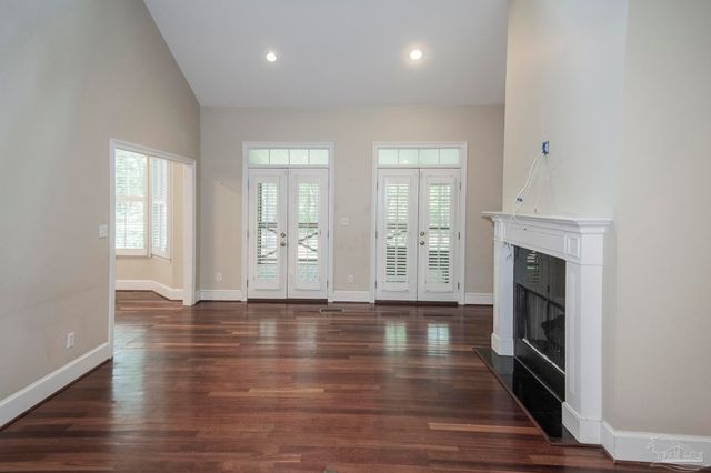 151 Mockingbird Ln, Atmore, AL 36502