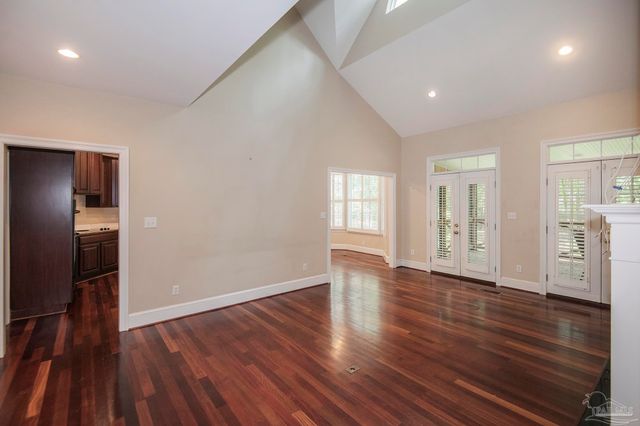 151 Mockingbird Ln, Atmore, AL 36502