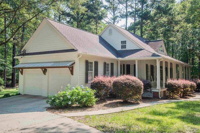 151 Mockingbird Ln, Atmore, AL 36502