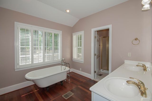 151 Mockingbird Ln, Atmore, AL 36502