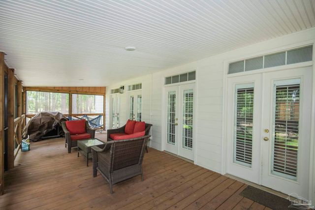 151 Mockingbird Ln, Atmore, AL 36502